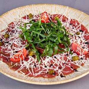 Карпаччо из говяжьей вырезки Beef tenderloin carpaccio