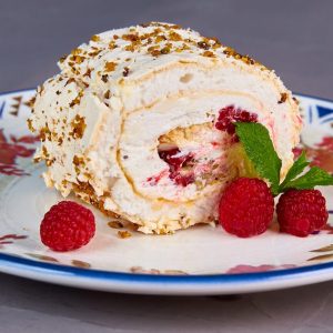 Меренговый рулет с фисташкой Meringue roll