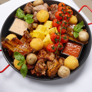 Мясной сет с полентой и урсами Meat set with polenta and ursami