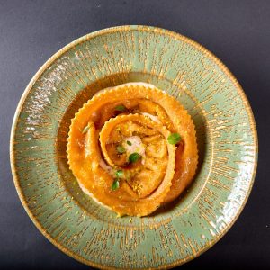 Равиоли томатные с лососем и тунцом Tomato ravioli with salmon and tuna